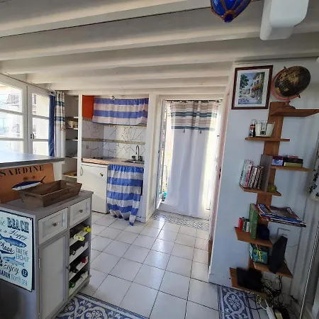 La Tour De Gais Apartment